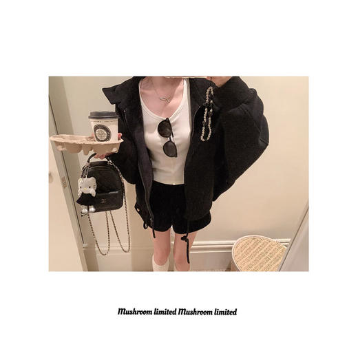 金蘑菇菇 通勤女大的早春常服 / 自带垫肩纯欲小白t 商品图1