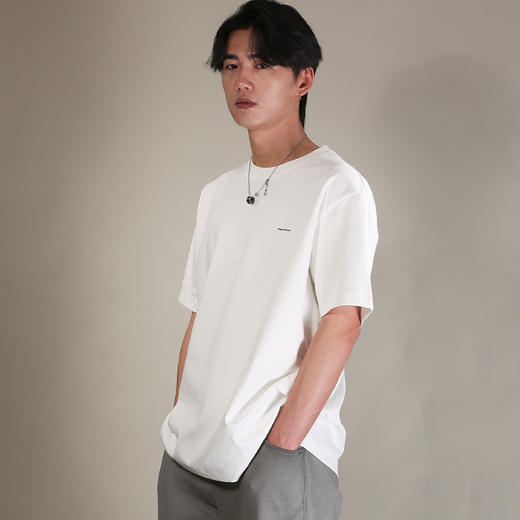 DRONKOO 2026 圆领左胸小字母印花微阔短袖T恤 商品图3