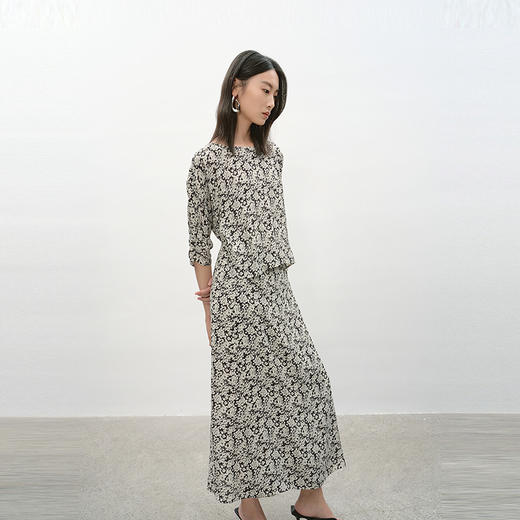 NEELLY纳俪商场同款夏季新款黑白碎花收腰连衣裙女显瘦休闲长裙N26044Y04569 商品图2