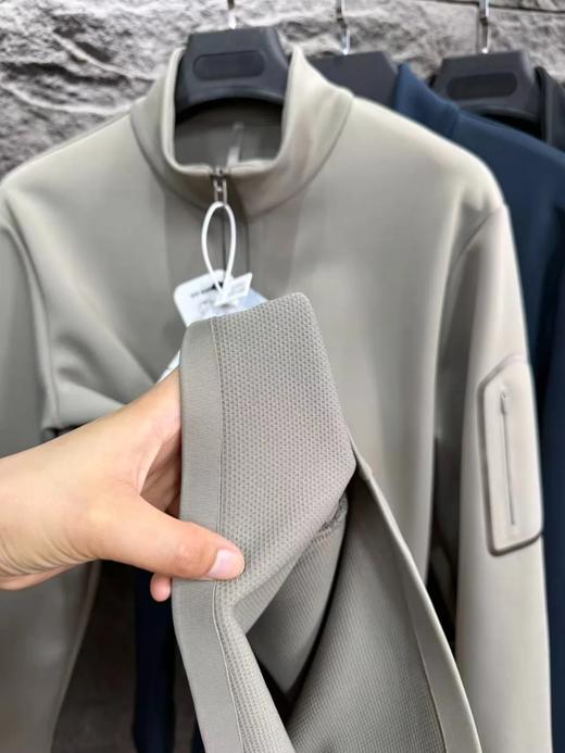 男士无缝压胶 高密针织 休闲轻商务外套 商品图7