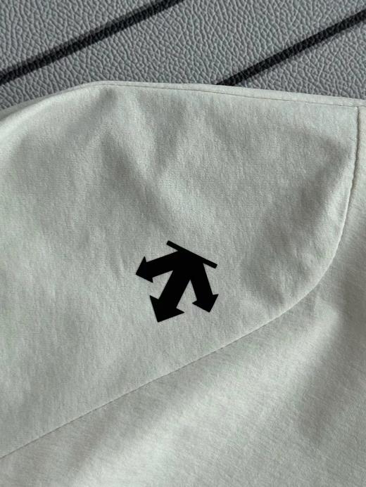 F030132轻量化科技立体剪裁女士长袖圆领针织T恤 商品图8