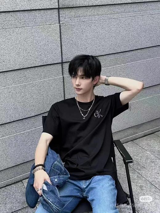 F030180早春新款礼盒装黑白搭配刺绣印花圆领纯棉短袖T恤 商品图5