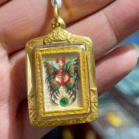 12000元/个古巴杰士纳蝴碟佛牌