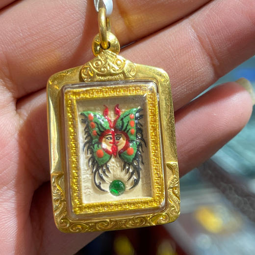 12000元/个古巴杰士纳蝴碟佛牌 商品图0