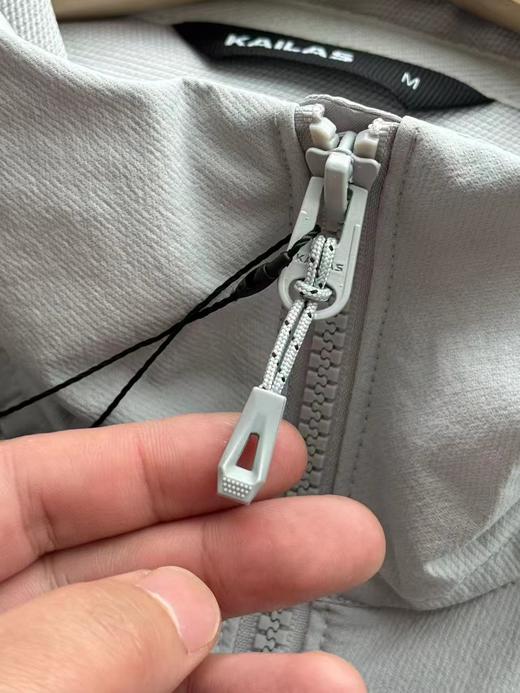 F030128男款立体剪裁M8连帽软壳冲锋衣 商品图9