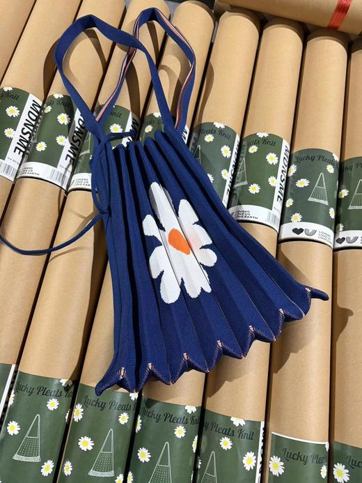 F030137清新甜美立体褶皱纹理白色雏菊七彩包针织包 商品图9