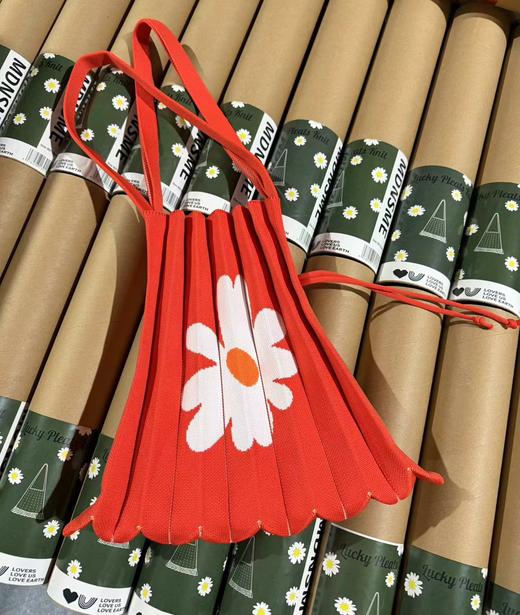 F030137清新甜美立体褶皱纹理白色雏菊七彩包针织包 商品图8
