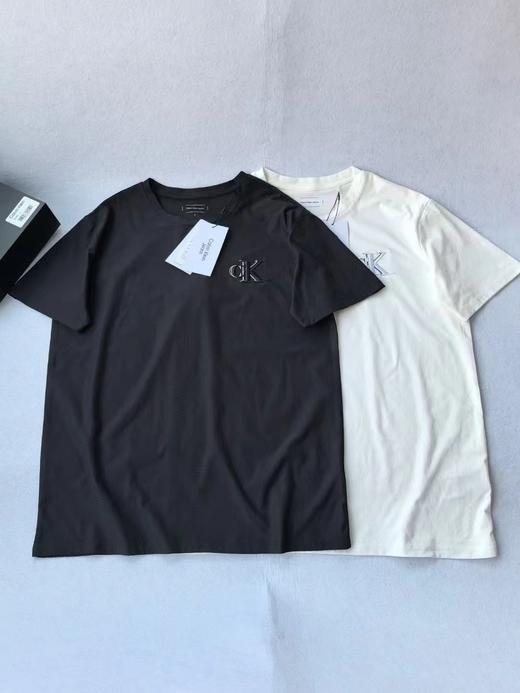 F030180早春新款礼盒装黑白搭配刺绣印花圆领纯棉短袖T恤 商品图0