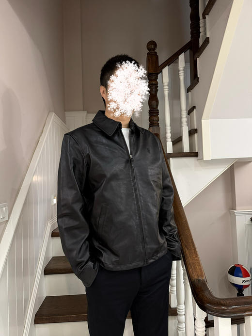 31-7 极限特惠48H 圆正尾货 小马刺绣 黑色翻领绊口 更细腻柔软羔羊皮 男士皮衣夹克外套 老朱穿L 商品图3