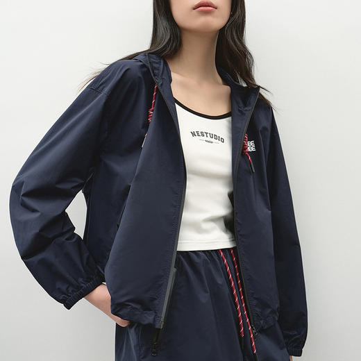 NEELLY纳俪商场同款夏季新款运动风时尚套装女休闲连帽上衣两件套N26044Z04408 商品图2