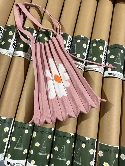 F030137清新甜美立体褶皱纹理白色雏菊七彩包针织包 商品图10