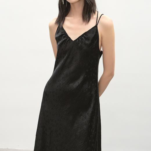 NEELLY纳俪商场同款夏季新款时尚V领设计感吊带长裙女收腰连衣裙N26044Y04430 商品图2