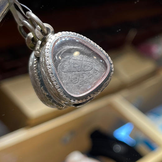 2400元/个龙婆沙康必打佛牌 商品图1