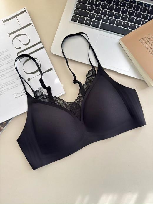 F030135粉底液内衣舒适V领蕾丝花边内衣文胸 商品图5