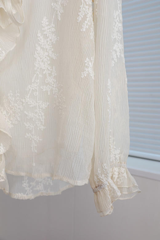 沐盏|优雅别致系带刺绣衬衣 商品图4