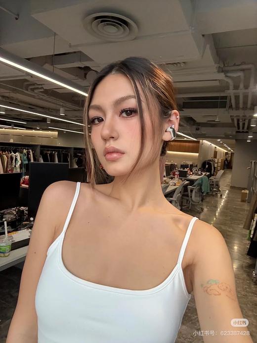 一店d 明星爆款𝐁𝐨𝐬𝐞 𝐔𝐥𝐭𝐫𝐚开放式耳机 买过的都懂有多香 新出的三个配色也安排啦 酷炫感爆棚 ！
真的会是你戴过Z舒服Z好看的不入耳式耳机 小耳朵星人速来解锁新大陆 商品图0