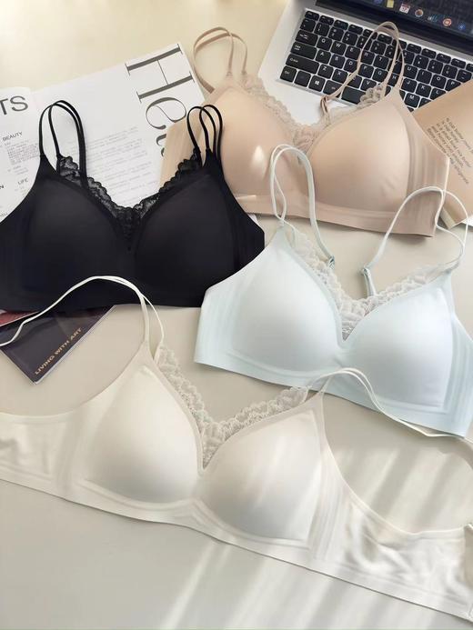 F030135粉底液内衣舒适V领蕾丝花边内衣文胸 商品图3