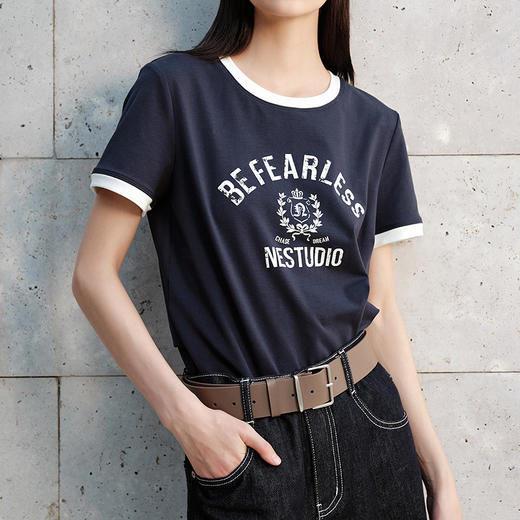 NEELLY纳俪商场同款夏季新款圆领撞色字母T恤女短款百搭休闲上衣N26054T04505 商品图2
