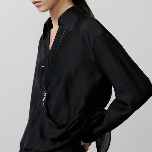 NEELLY纳俪商场同款春季新款休闲肌理感宽松衬衫女随性设计感上衣N26031R01108 商品图2