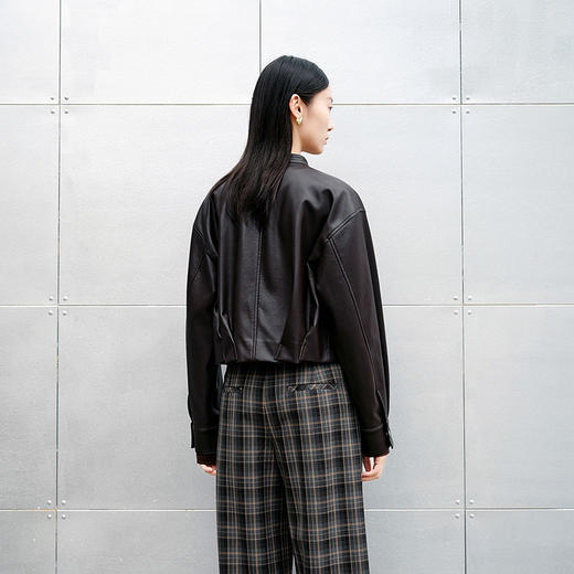 NEELLY纳俪商场同款春季新款宽松廓形帅气短夹克女松弛慵懒感外套N26014C04405 商品图1