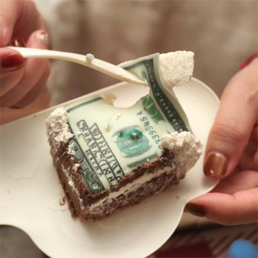 【甜久荟 方形蛋糕】"资产过亿" 生日 庆典 聚会 商务 法国进口纯动物脂鲜奶蛋糕 低糖不齁不腻 图片展示位巧克力蛋糕胚+奥利奥碎+奶油 商品图6