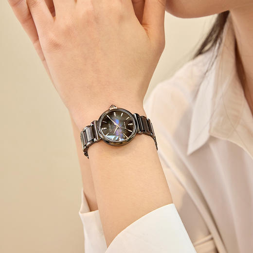 西铁城/CITIZEN光动能表盘时尚钢带女士手表EM1067-88E 商品图8