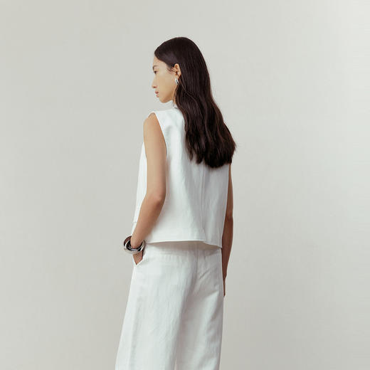 NEELLY纳俪商场同款春新款简约休闲通勤短马甲女百搭舒适叠穿上衣N26031D01114 商品图1