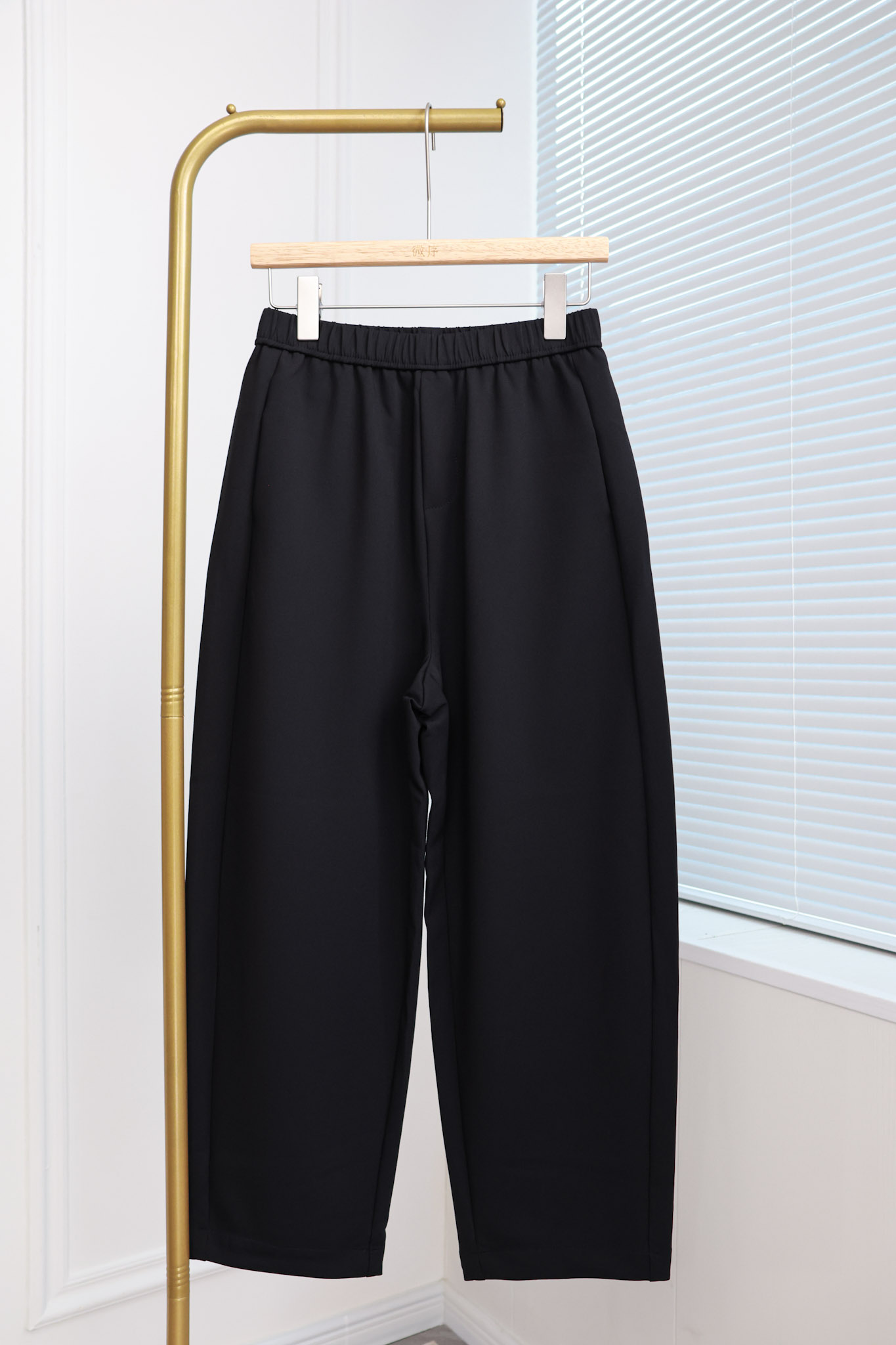 时髦风度松紧腰弯刀裤