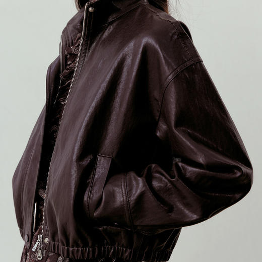 NEELLY纳俪商场同款春季新款复古立领简约短款皮衣女利落休闲外套N26012C01036 商品图2