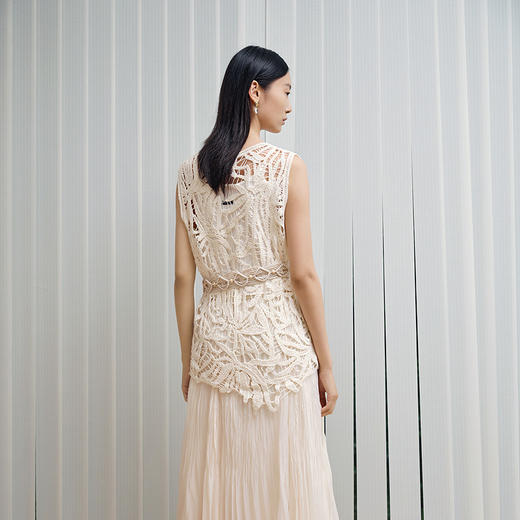 NEELLY纳俪商场同款春季新款时尚镂空针织背心女休闲个性上衣N26034R04507 商品图1