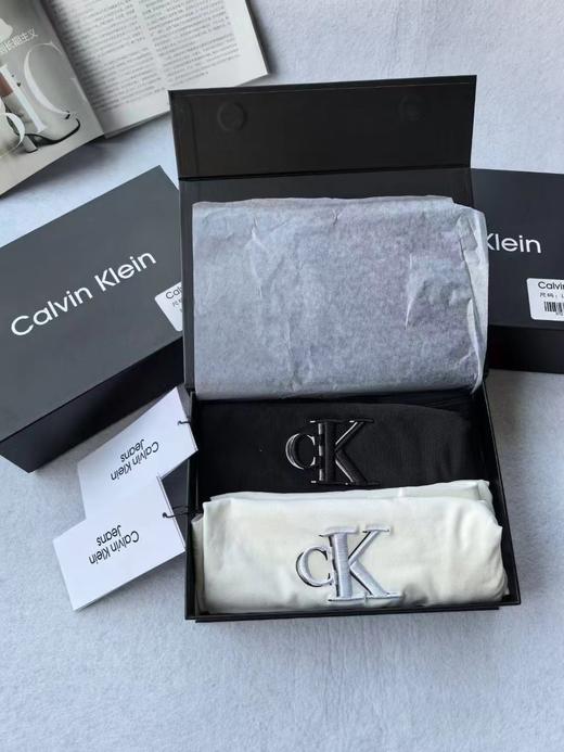 F030180早春新款礼盒装黑白搭配刺绣印花圆领纯棉短袖T恤 商品图2