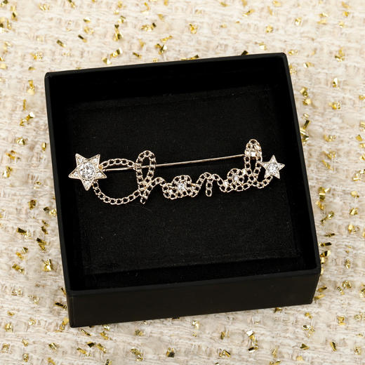 香奈儿 星星英文字母胸针（XTY） 商品图0