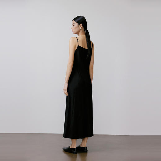 NEELLY纳俪商场同款春季新款时尚简约吊带长裙女显瘦休闲叠穿长裙N26031Y01122 商品图1