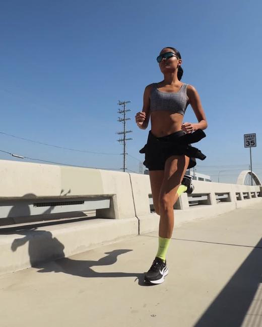 Nike 耐克Journey Run 女款路跑鞋FJ7765-118 商品图3