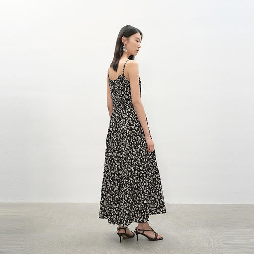 NEELLY纳俪商场同款夏季新款减龄俏皮碎花吊带连衣裙女收腰中长裙N26044Y04572 商品图1