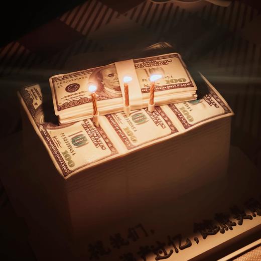 【甜久荟 方形蛋糕】"资产过亿" 生日 庆典 聚会 商务 法国进口纯动物脂鲜奶蛋糕 低糖不齁不腻 图片展示位巧克力蛋糕胚+奥利奥碎+奶油 商品图3