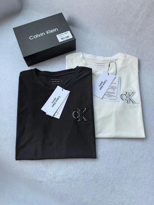 F030180早春新款礼盒装黑白搭配刺绣印花圆领纯棉短袖T恤 商品图1