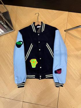 F030101高克重毛呢面料定徽章拼皮棒球服外套