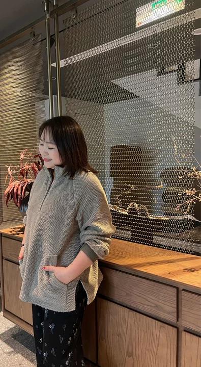 【群内福利】【春季轻运动休闲套头衫】复合面料，不掉色不易起球，插肩袖款式，上身舒适休闲。面层100%棉 商品图2