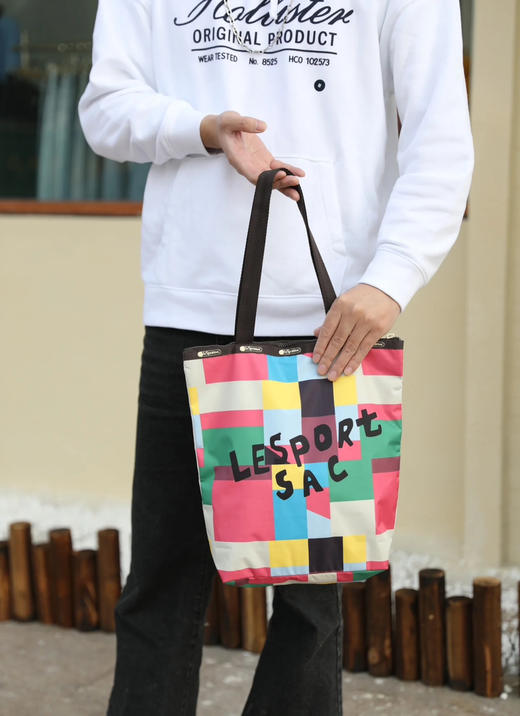 LeSportsac乐播诗X逗鸭系列托特包 商品图3