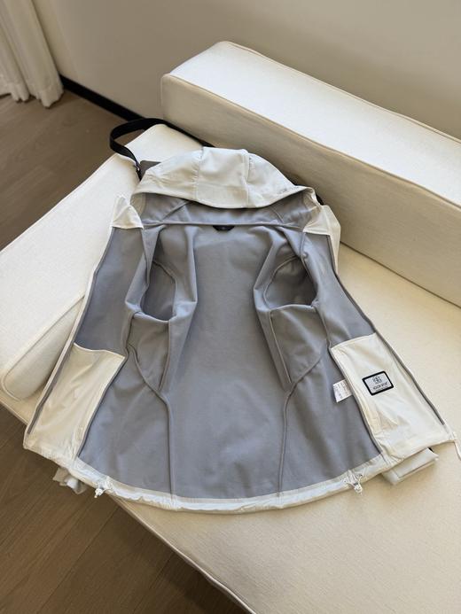 可隆KL女Hybrid2L软壳夹克 BK  341085 商品图11