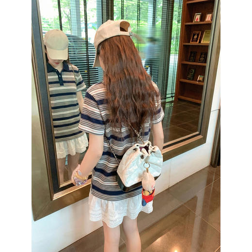 <曾小咸推荐>韩系宽松下摆拼接花边连衣裙 商品图4