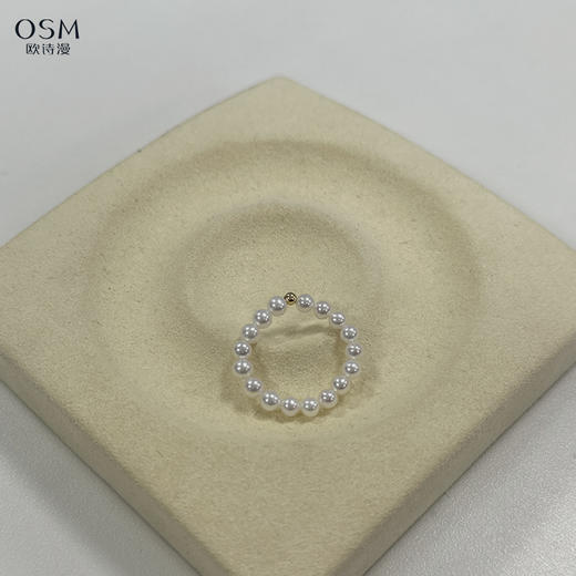 欧诗漫18k金米珠戒指 3mm-4mm基本正圆极光无暇 商品图1