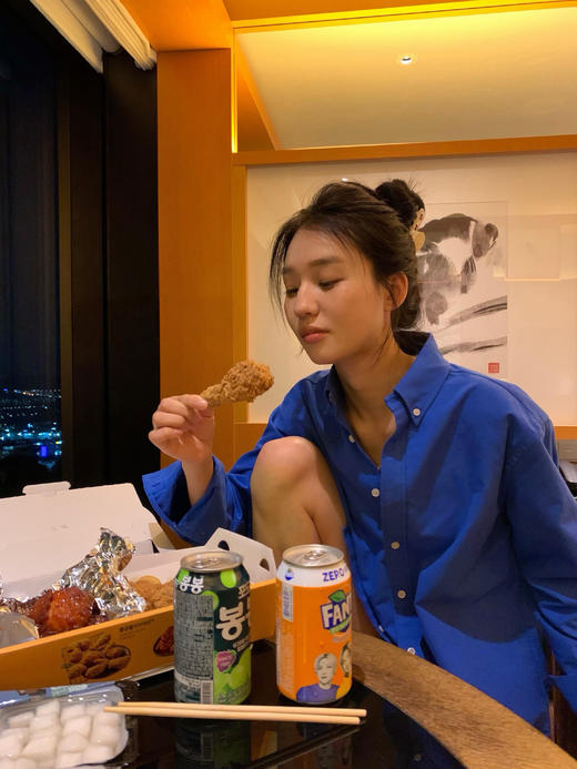 蓝宝石显白克莱因蓝挺括绸棉衬衫 商品图2