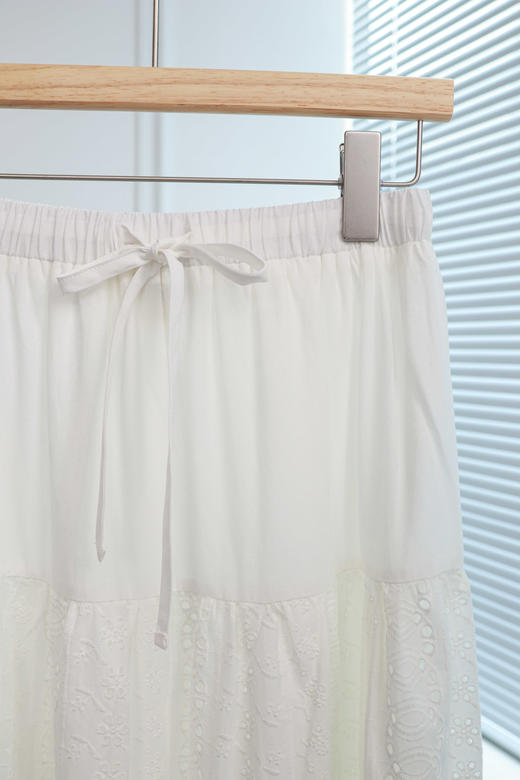 浪漫花房|重工镂空绣花半裙 商品图1