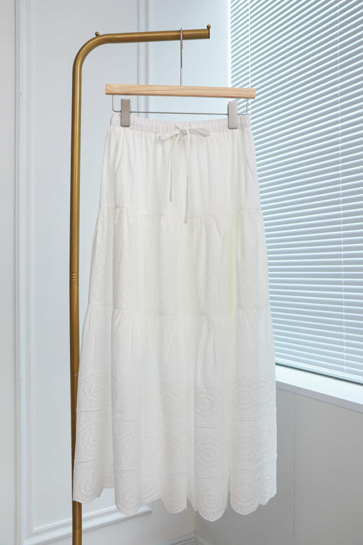 浪漫花房|重工镂空绣花半裙 商品图0