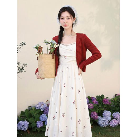 鹿向南「清新花语」红毛针织开衫杏色碎花吊带连衣裙女春时尚套装 商品图1