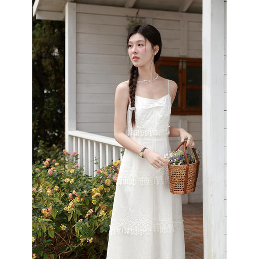 鹿向南「悸动的时光」法式吊带杏色连衣裙女春夏新款设计感长裙子 商品图3