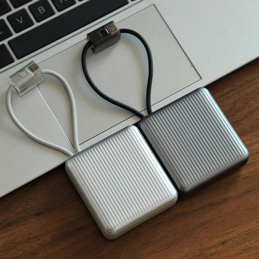 【超模君严选 鸿蒙合作伙伴 新国标3C认证】塞尔兰斯行李箱双线快充充电宝C1（10000毫安） 带追溯二维码 商品图6