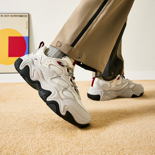 安踏流萤柔软舒适男子休闲鞋户外老爹鞋112618853-1 商品图2